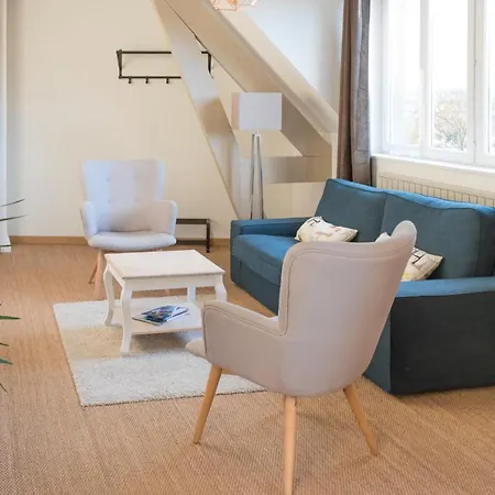 Calme Et Lumiere A Proximite De La Vieille De Sur